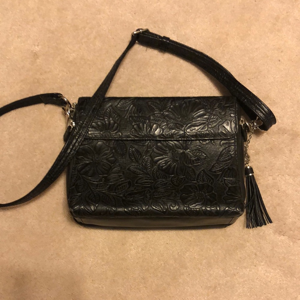 Gun Tote’n Mamas crossbody purse